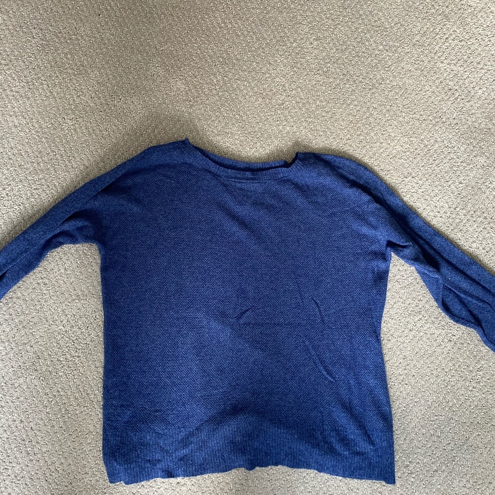 american eagle blue sweater!